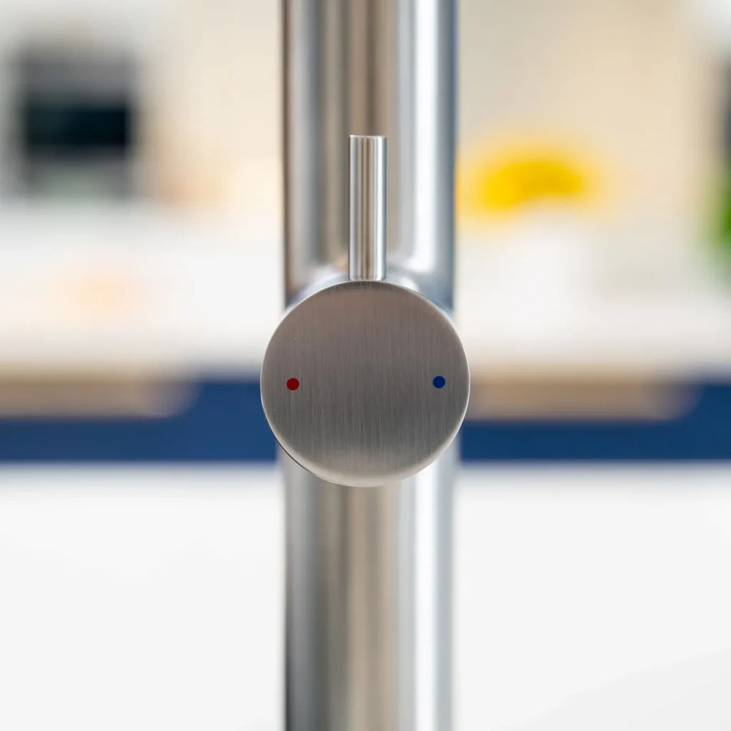 closeup of the Quel Ultimo 6-in-1 sparkling water tap handle